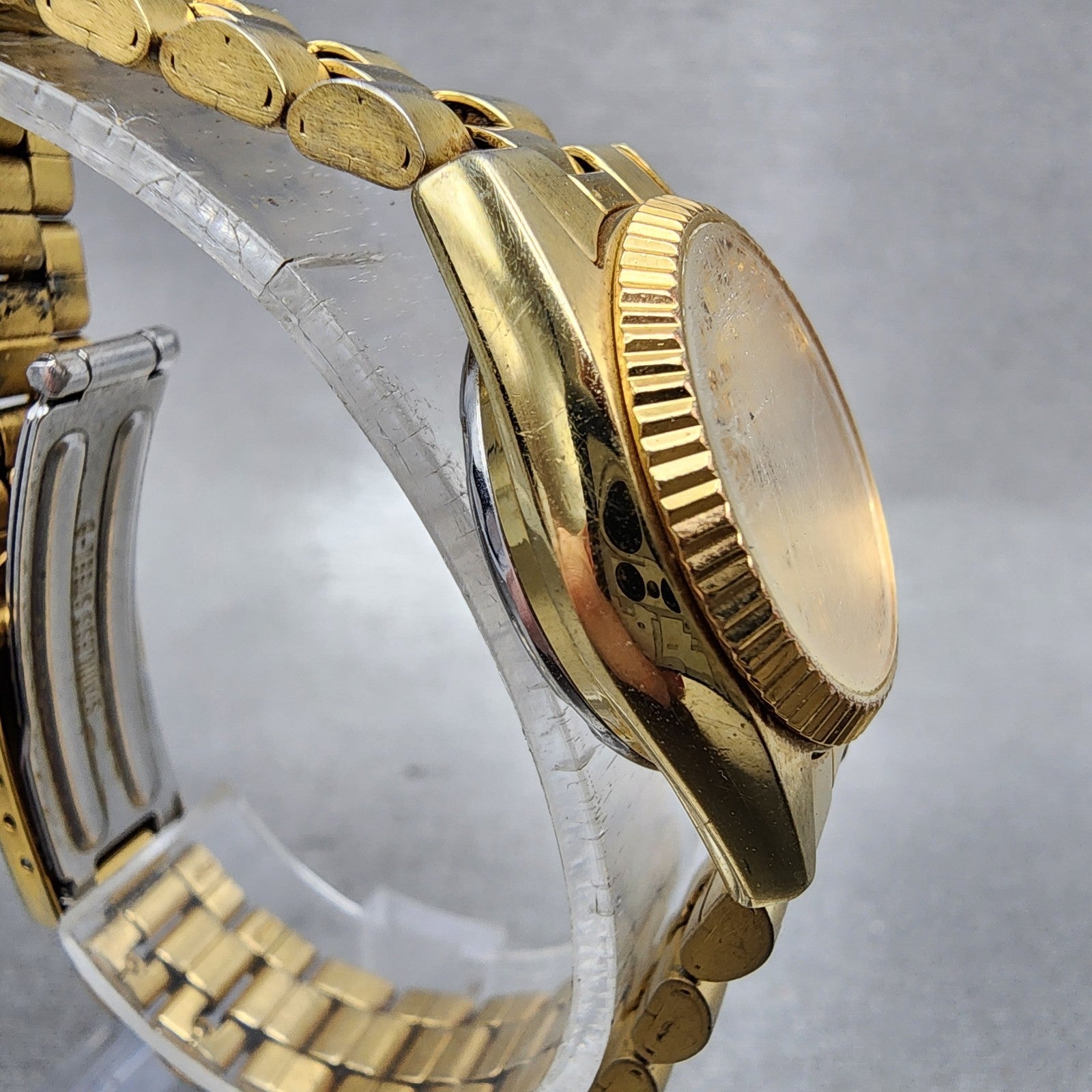 Seiko 5 Automatic Watch Women 24mm Champagne Dial Gold Tone Daydate Runs3