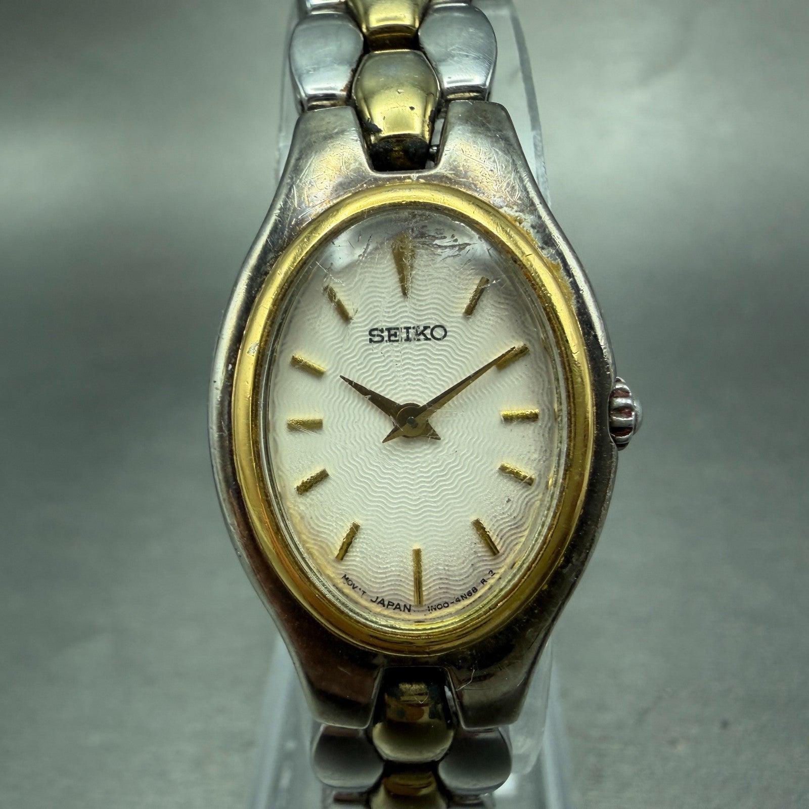 Seiko Watch Women 20mm White Dial Two Tone Oval 1n00-6F80 New Battery Vintage 4F0