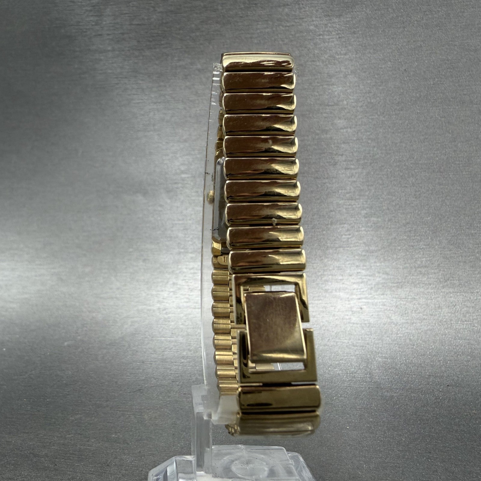 Seiko Tank Watch Women 13mm White Dial Gold Tone Rectangle 2E20-6759 New Batt YZ7