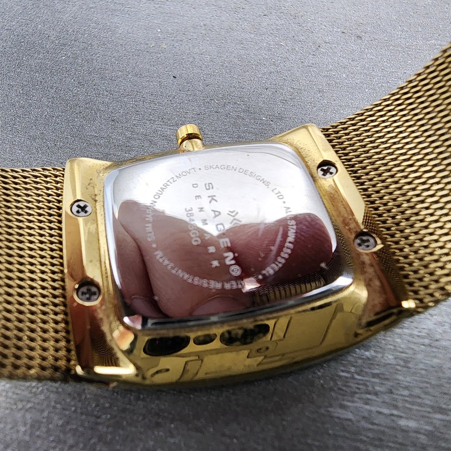 Skagen Tank Watch Women 27mm MOP Dial Gold Tone Rectangle 384SGG New Battery9