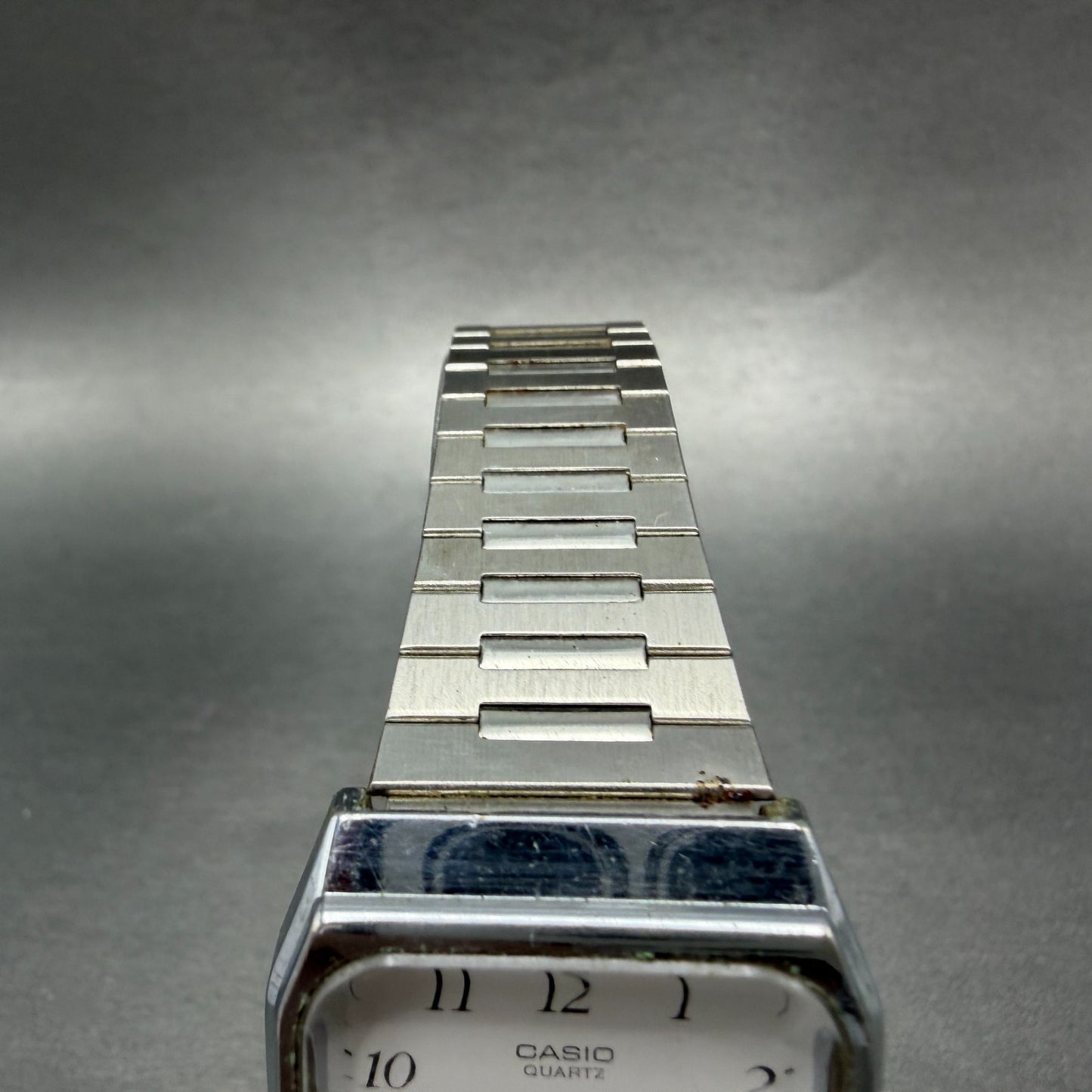 Casio MQ-518 Watch Men 30mm Silver Dial Silver Tone Rectangle Daydate New BattHJ4