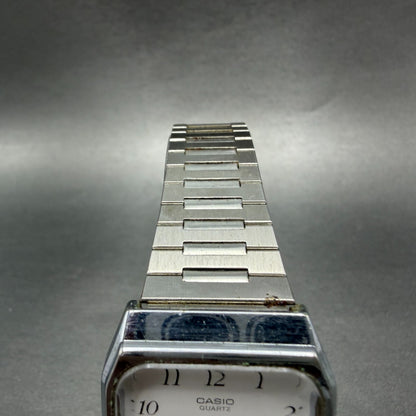 Casio MQ-518 Watch Men 30mm Silver Dial Silver Tone Rectangle Daydate New BattHJ4