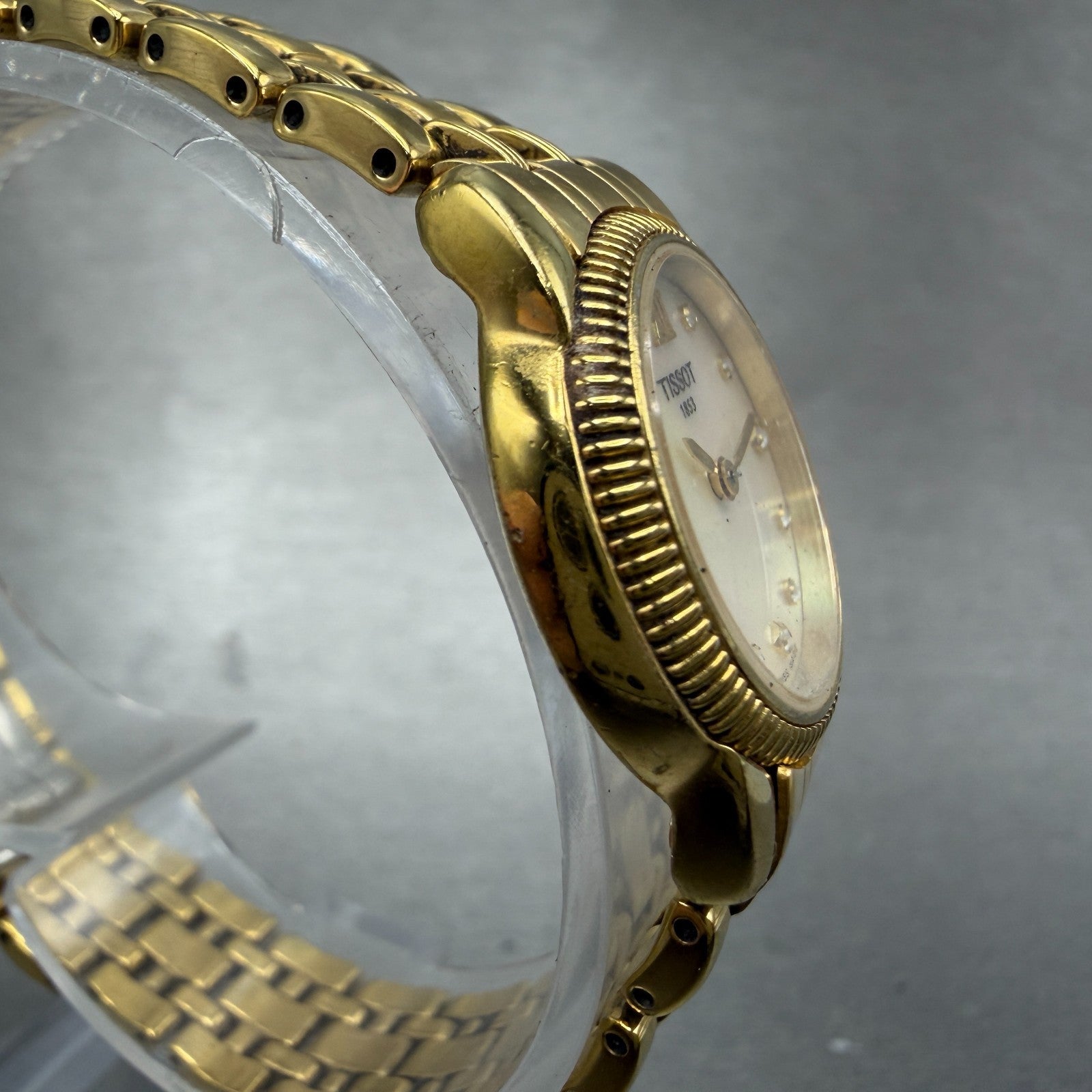 Tissot Watch Women 24mm MOP Dial Gold Tone Round C218/318C Round New Battery3