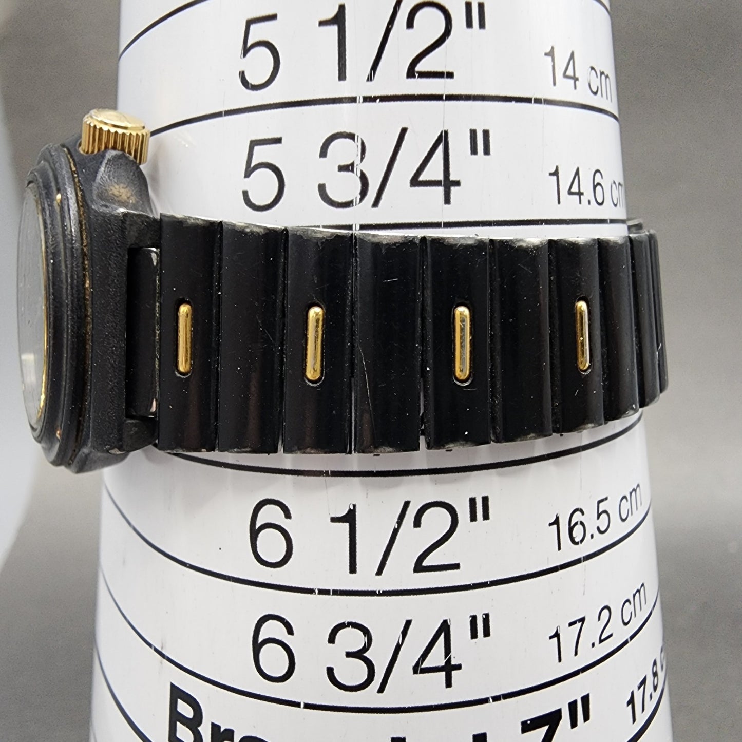 Seiko SQ Sports 100 Watch Women 26mm Black Dial Black Tone Daydate New Battery10
