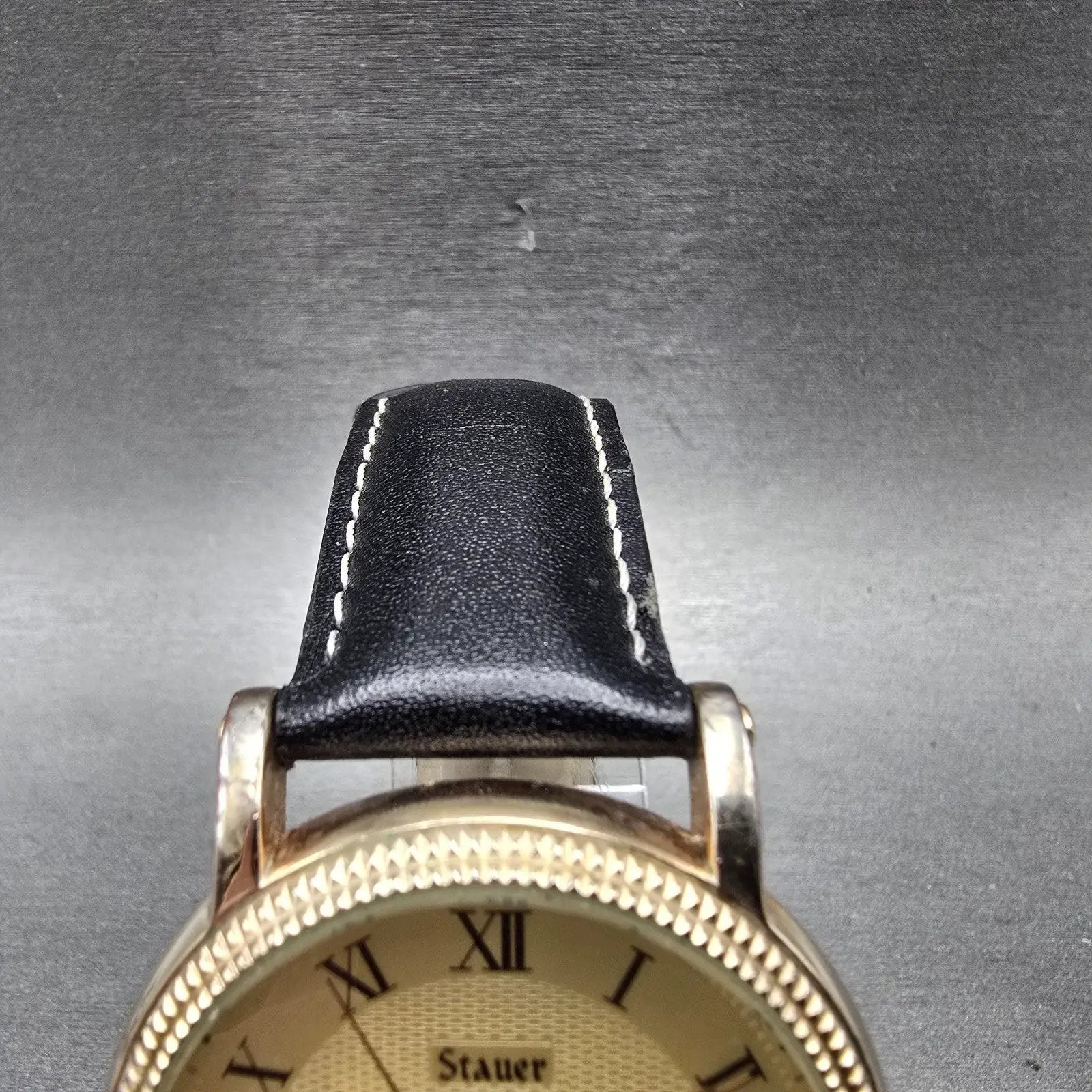 Stauer Buttonwood Watch Men 42mm Champagne Dial Gold Tone Date New battery4
