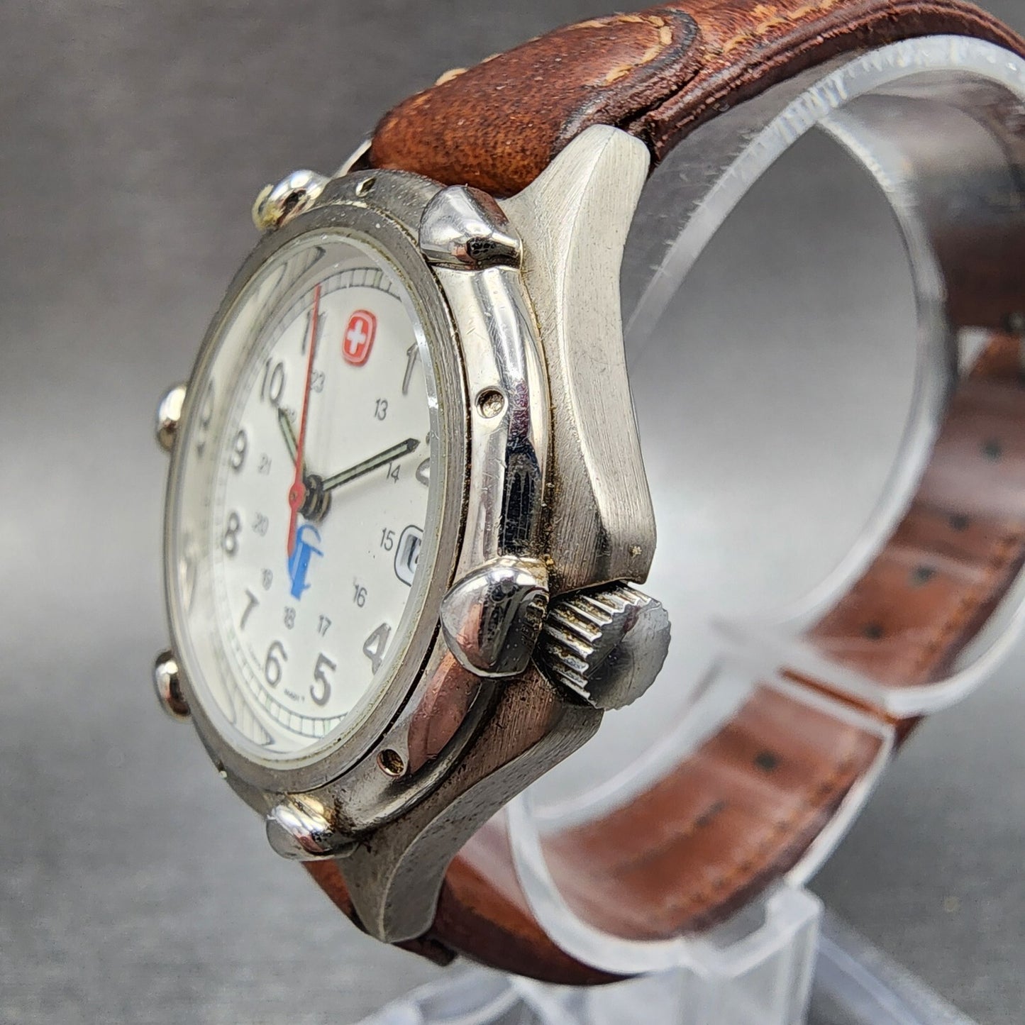 Wenger SAK Design Watch Women 29mm White Dial Silver Tone Date Round New Battery