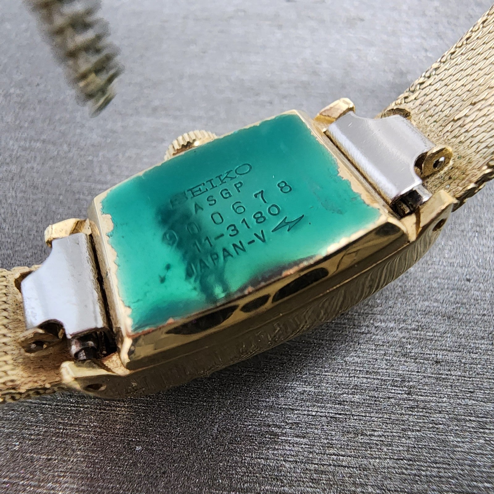 Seiko Tank Watch Women 15mm Champagne Dial Gold Plated Rectangle Manual Runs9