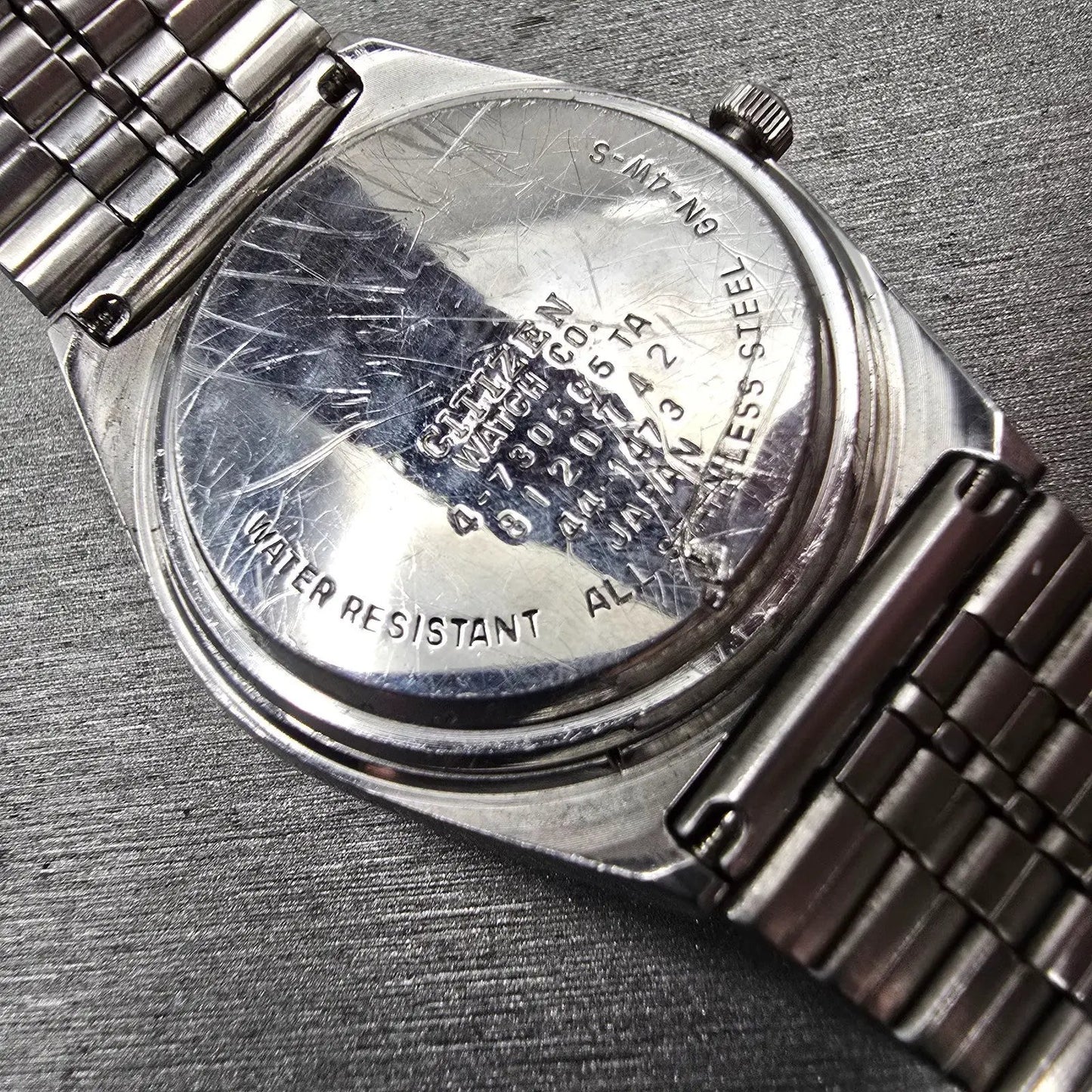 Citizen Crystron Watch Men 35mm Silver Dial Silver Tone Daydate 4-730585 New Bat10