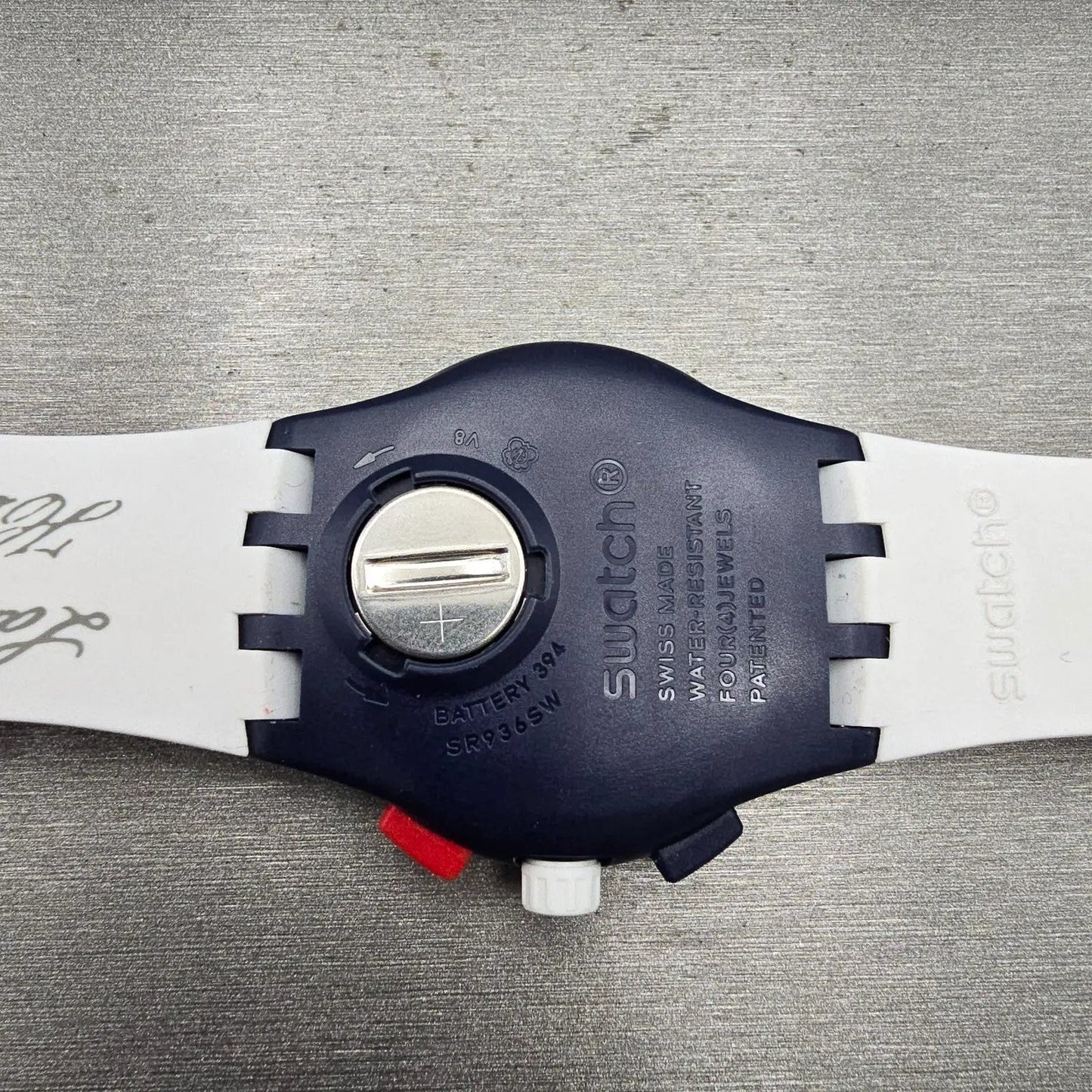 Swatch Free & Brave Chronograph Watch Men White Dial Blue Date SUSZ401 New Batt410