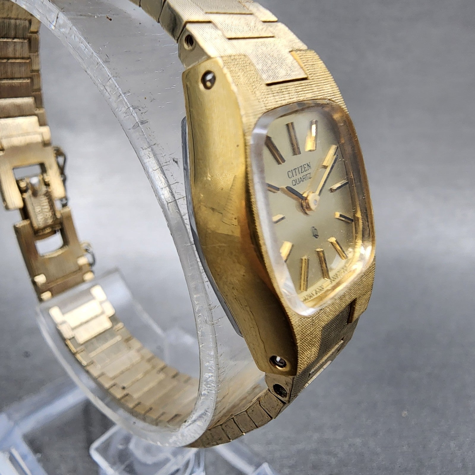 Citizen CQ Watch Women 18mm Champagne Dial Gold Tone 4830504 New Battery3