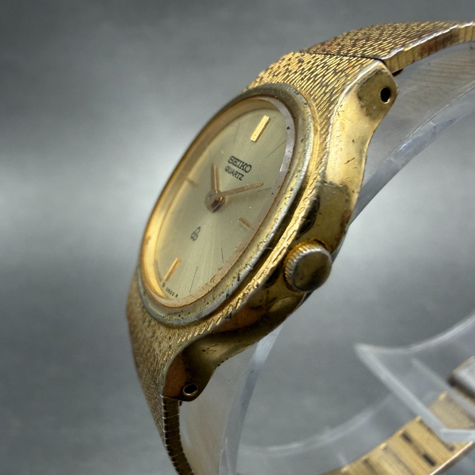 Seiko Watch Women 20mm Champagne Dial Gold Tone Oval 2320-5350 New Battery VTG2