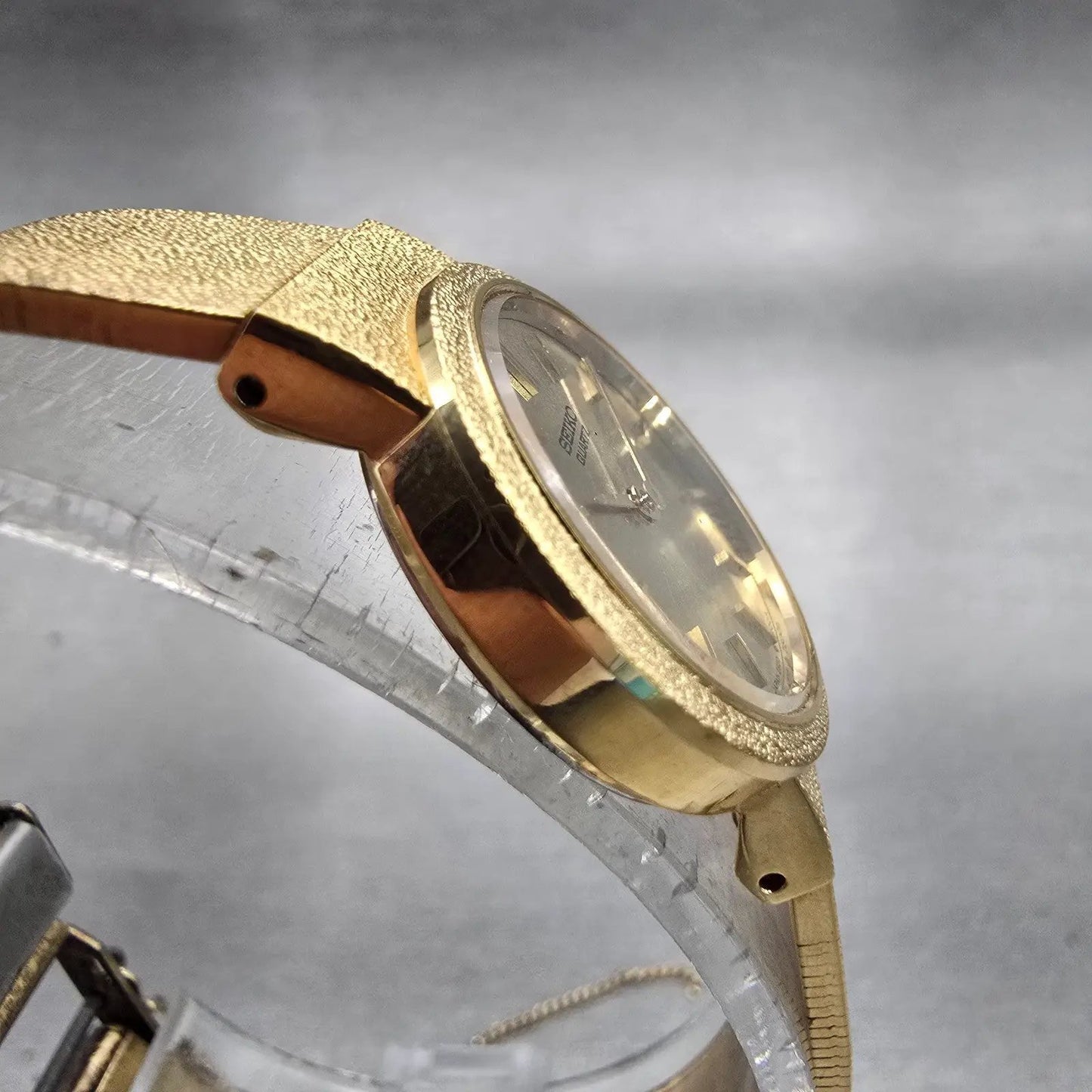 Seiko Watch Women 21mm Gold Dial Gold Tone Round 2320-0051 New Battery Vintage3