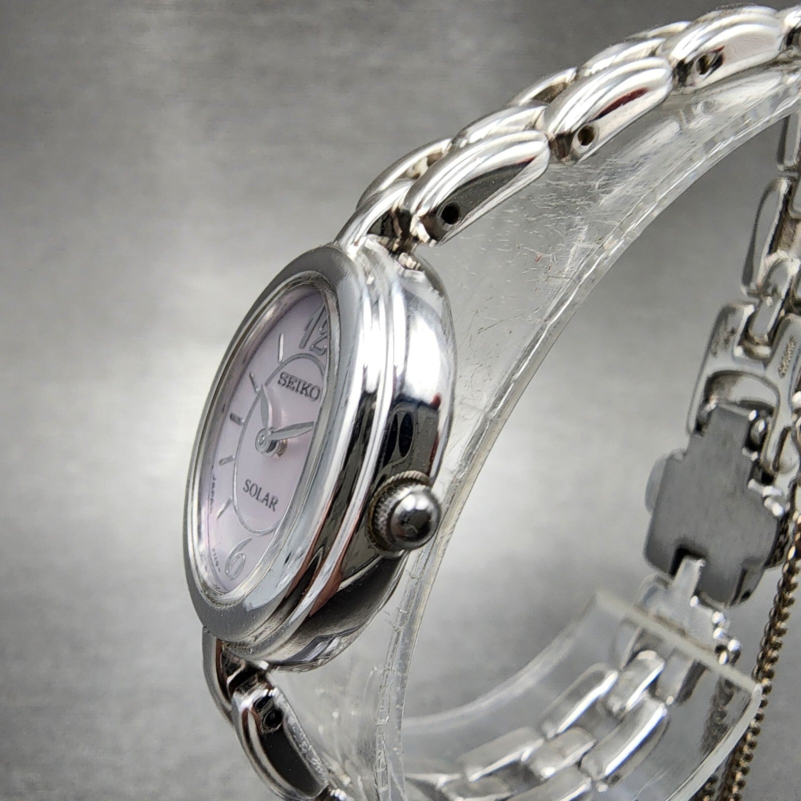 Seiko Solar Watch Women 18mm MOP Dial Silver Tone Oval V1105a20 Runs2