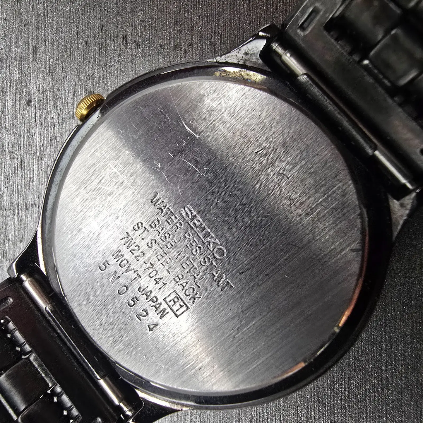 Seiko Watch Men 34mm Black Dial Black &Gold Date Round 7N22-7041 New Battery VTG10