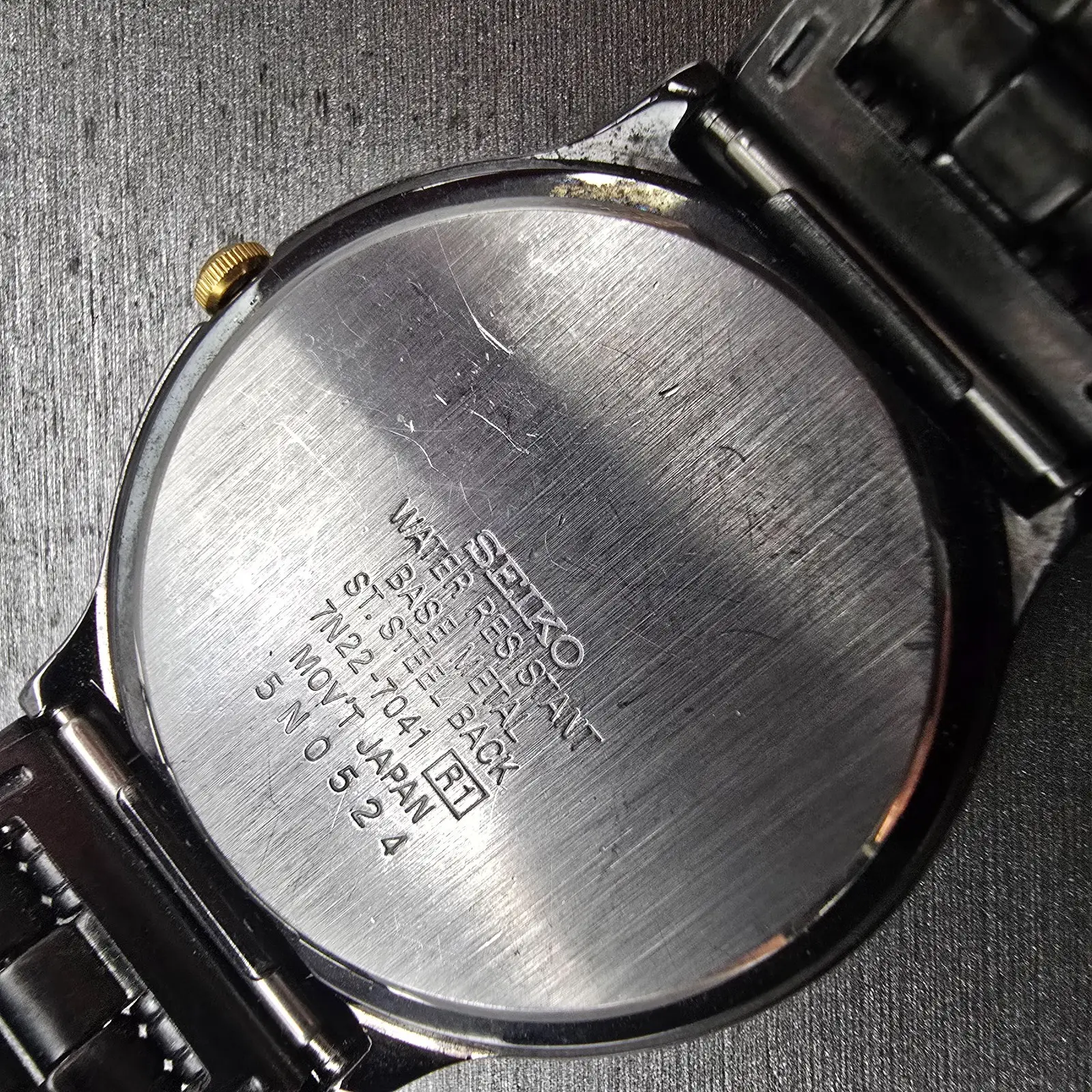 Seiko Watch Men 34mm Black Dial Black &Gold Date Round 7N22-7041 New Battery VTG10