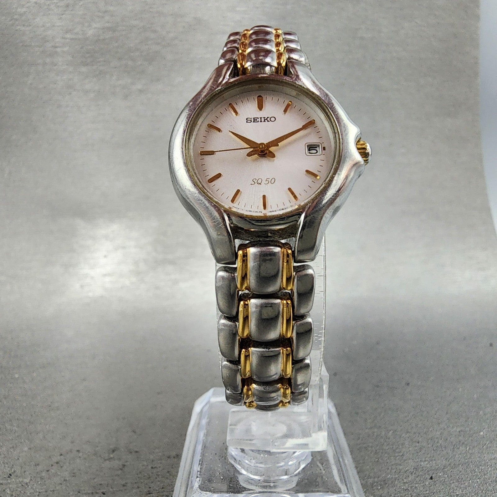 Seiko SQ 50 Watch Women 25mm White Dial Two Tone Date 7n820301 New Battery5