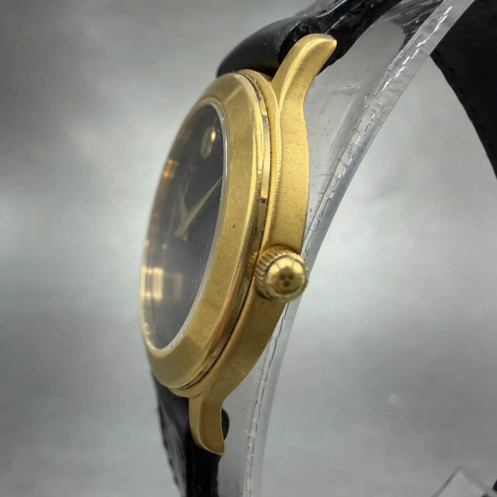 Movado Museum Watch Women 26mm Black dial Gold Tone 87-EA-0814 New Battery VTG2