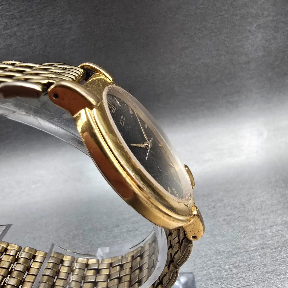 Seiko Watch Men 34mm Gray Dial Gold Tone Round V701-1760 New Battery Vintage3