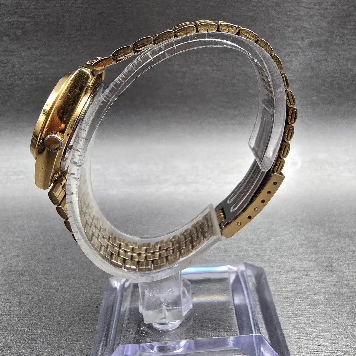 Seiko Watch Women 23mm Gold Dial Gold Tone Daydate Round 7N83-0011 New Battery6