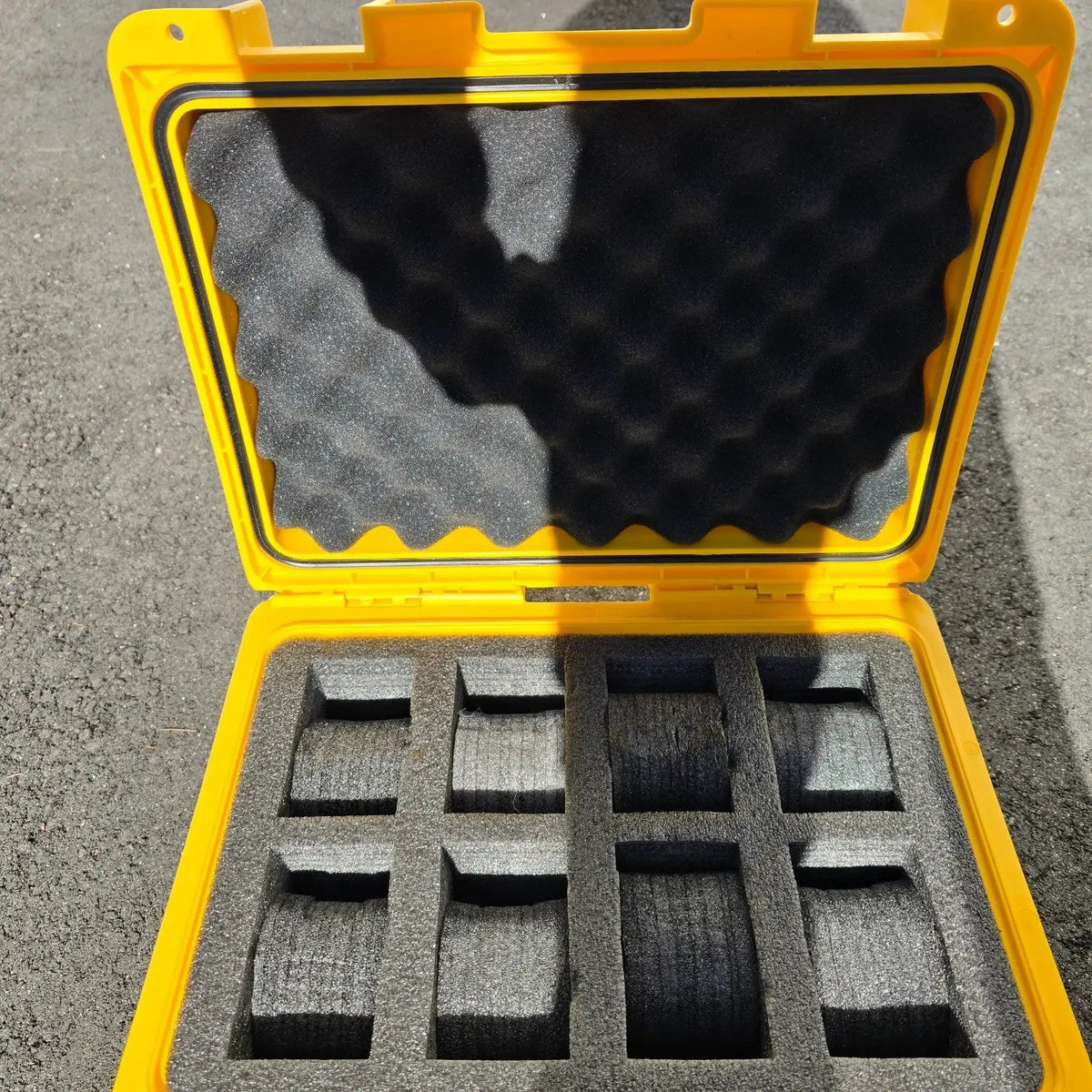 Invicta 8 Slot Watch Case Hard Yellow Black Plastic Foam insert Handle Cary Case6