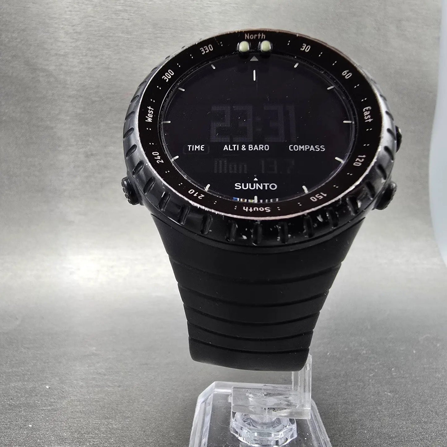 Suunto Core Watch Men 50mm Black Digital Altimeter Barometer Compass New Battery5