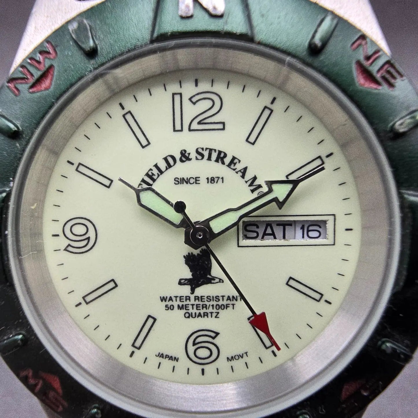 Field & Stream Watch Men 39mm Luminous Dial Silver Tone Daydate Round New Batt1