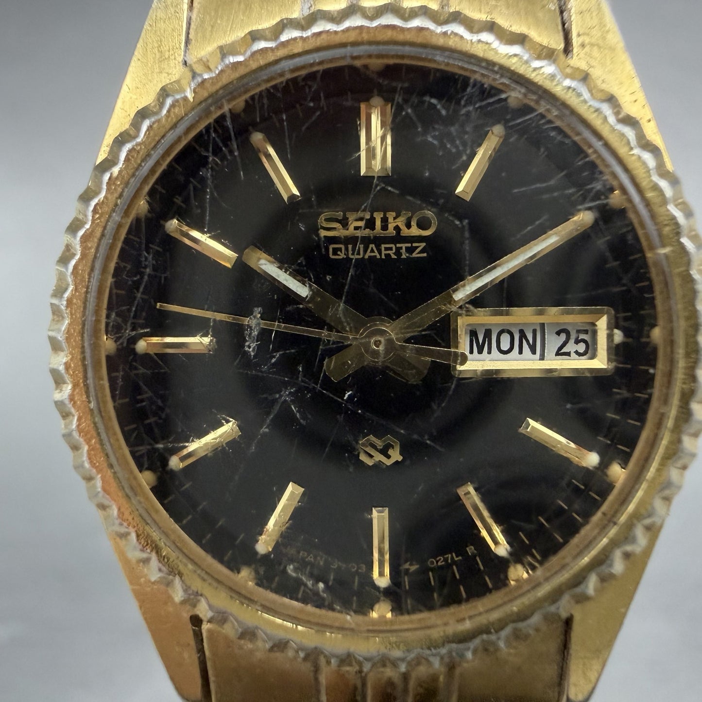 Seiko SQ Watch Women 24mm Black Dial Gold Tone Daydate 24mm Round New Battery 9Q1