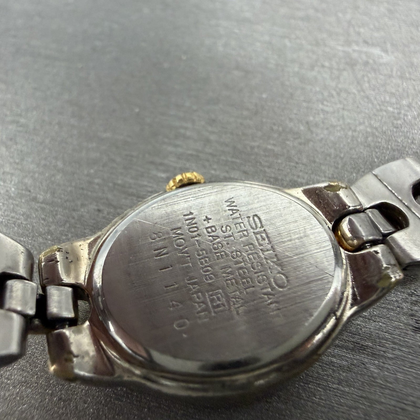 Seiko Watch Women 19mm White Dial Two Tone Oval Vintage 1N01-5B09 New Battery9