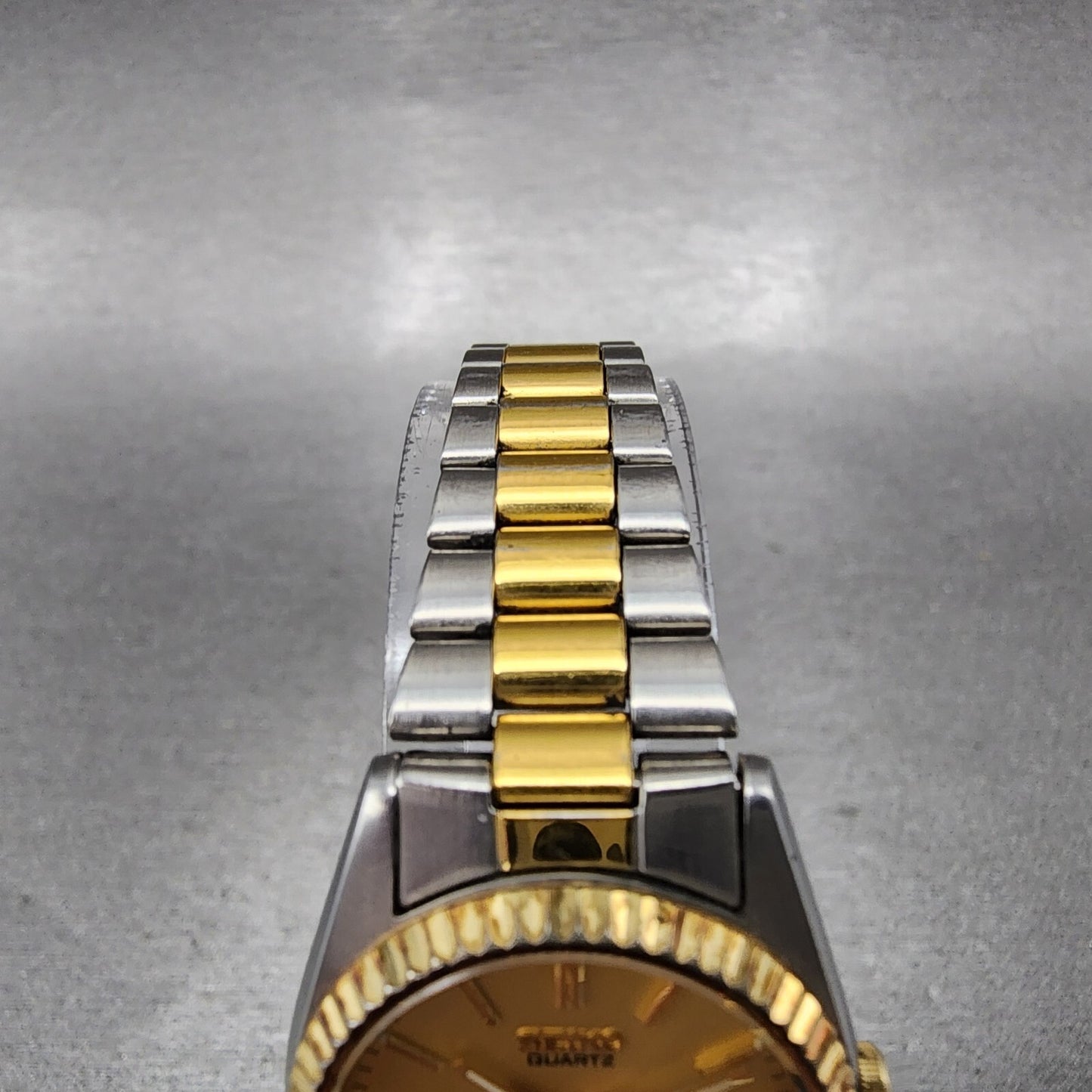 Seiko SQ Watch Women 24mm Gold Dial Two Tone Daydate Round 2A230030 New Battery4