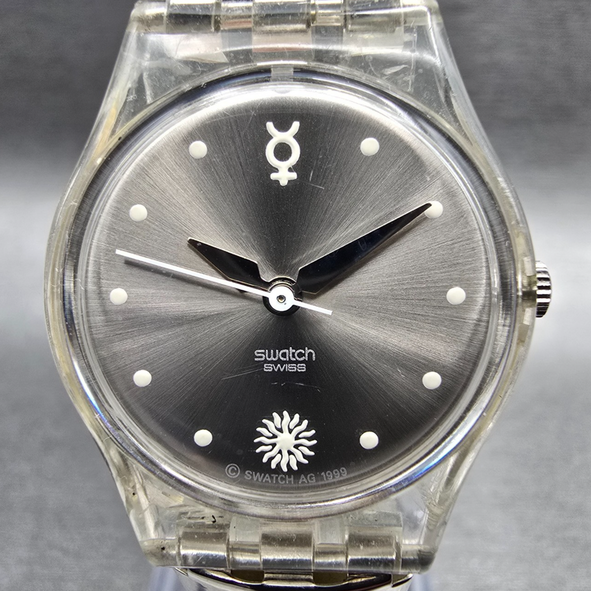 Swatch Fatal Thread Watch Women 25mm Silver Dial Clear Case LK182 New Battery1