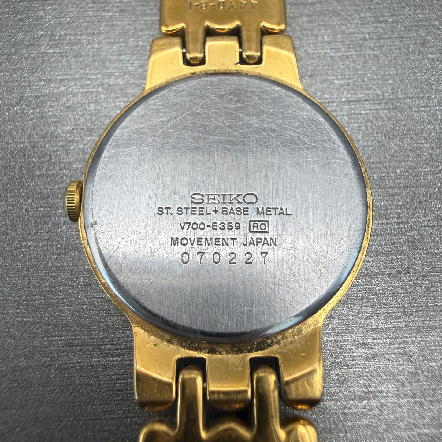 Seiko Watch Women 24mm Black Dial Gold Tone Round V700-6389 New Battery10