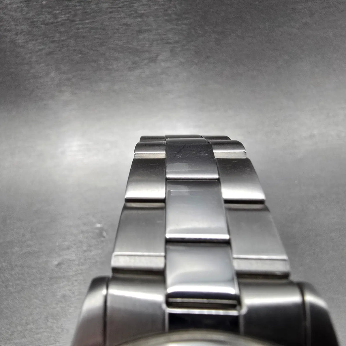 Guess Steel Watch Men 37mm Champagne Dial Steel Date Round G85391G New Battery4