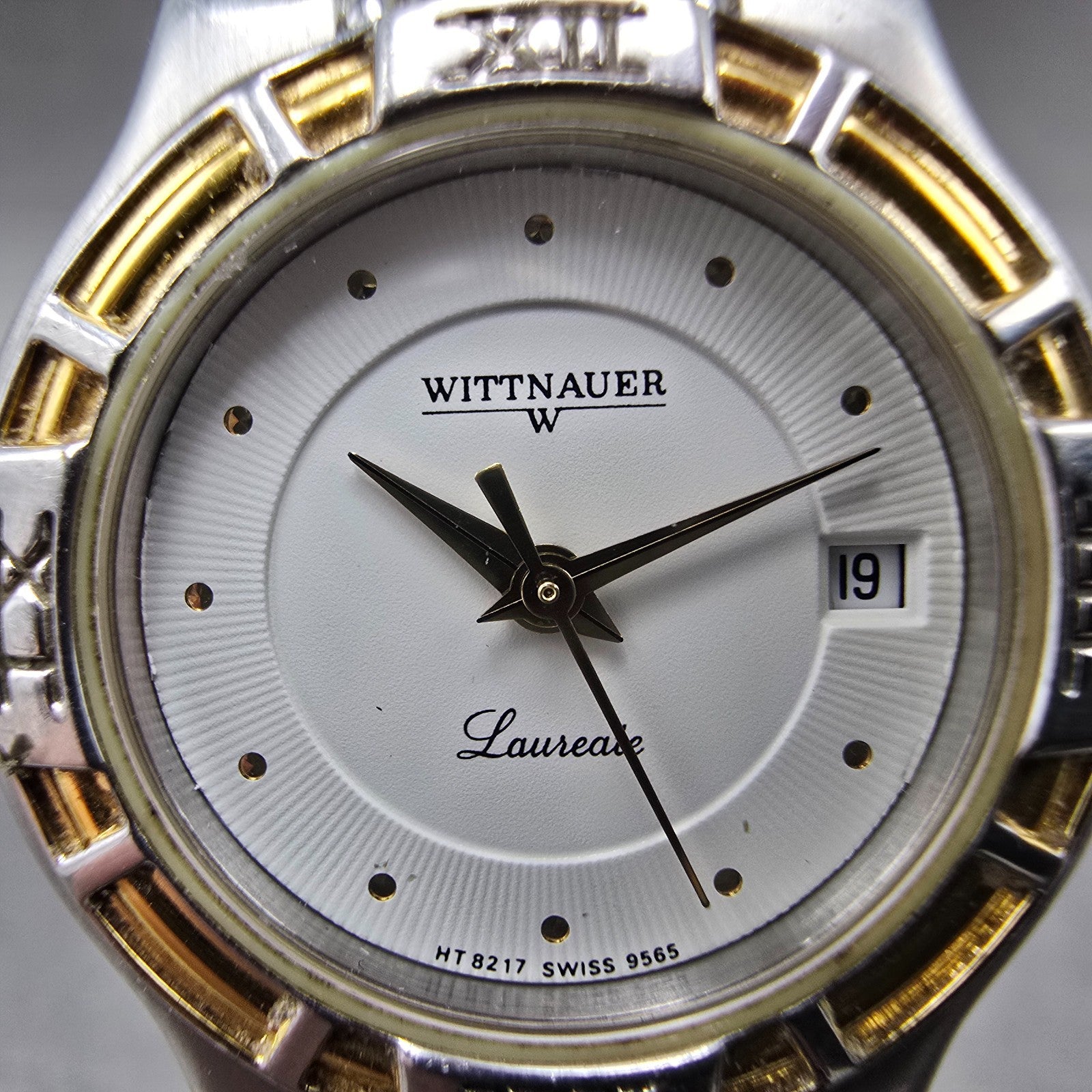 Wittnauer Laureate Watch Women 25mm White Dial Two Tone Date Round New Battery1