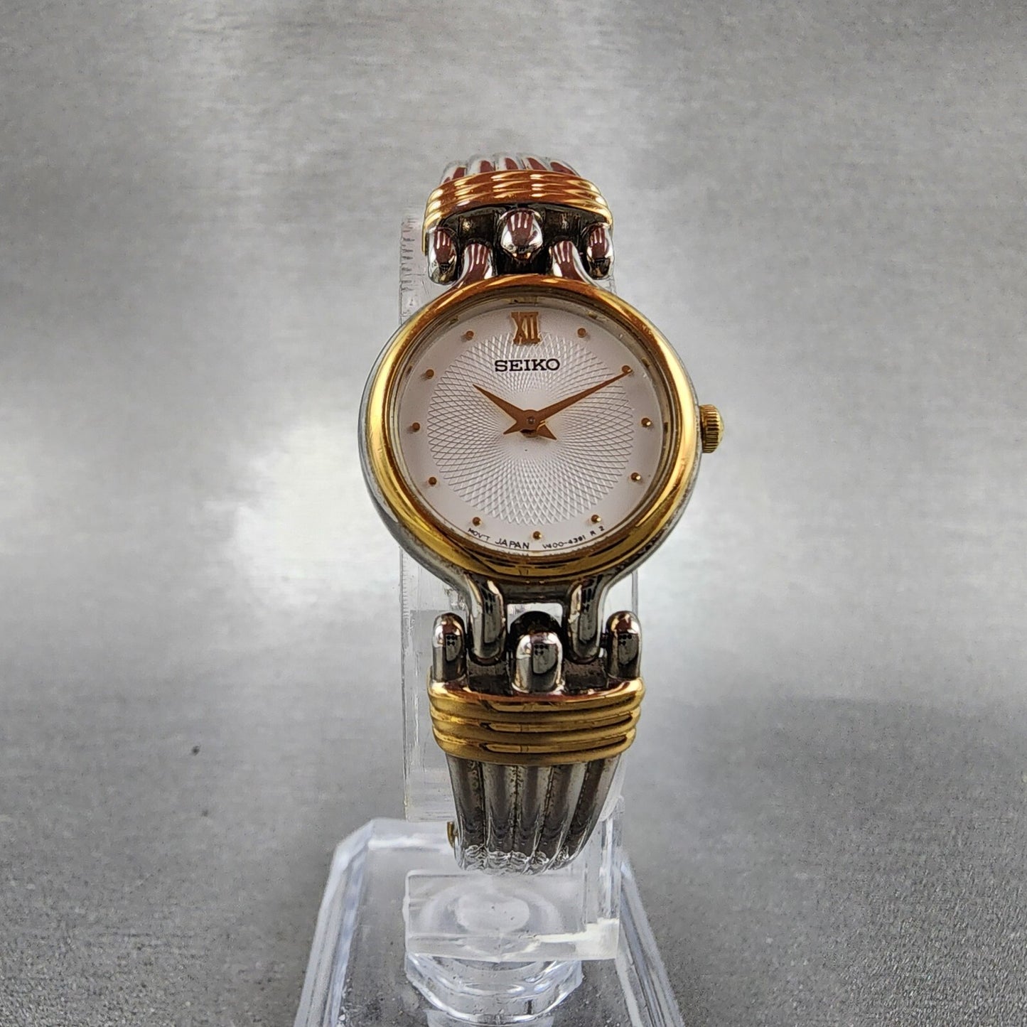 Seiko Watch Women 21mm White Dial Two Tone Round V4001229 New Battery5