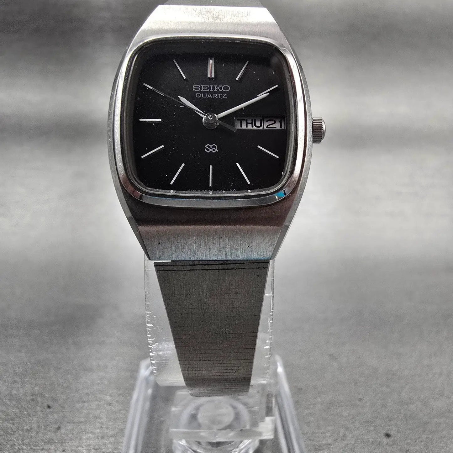 Seiko SQ Watch Women 22mm Black Dial Silver Tone Daydate 3423-5080 New Battery5