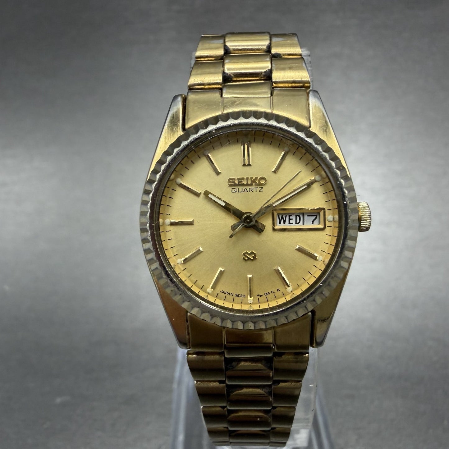 Seiko SQ Watch Women 24mm Champagne Dial Gold Tone Daydate 3E23-0A69 New Batt U90