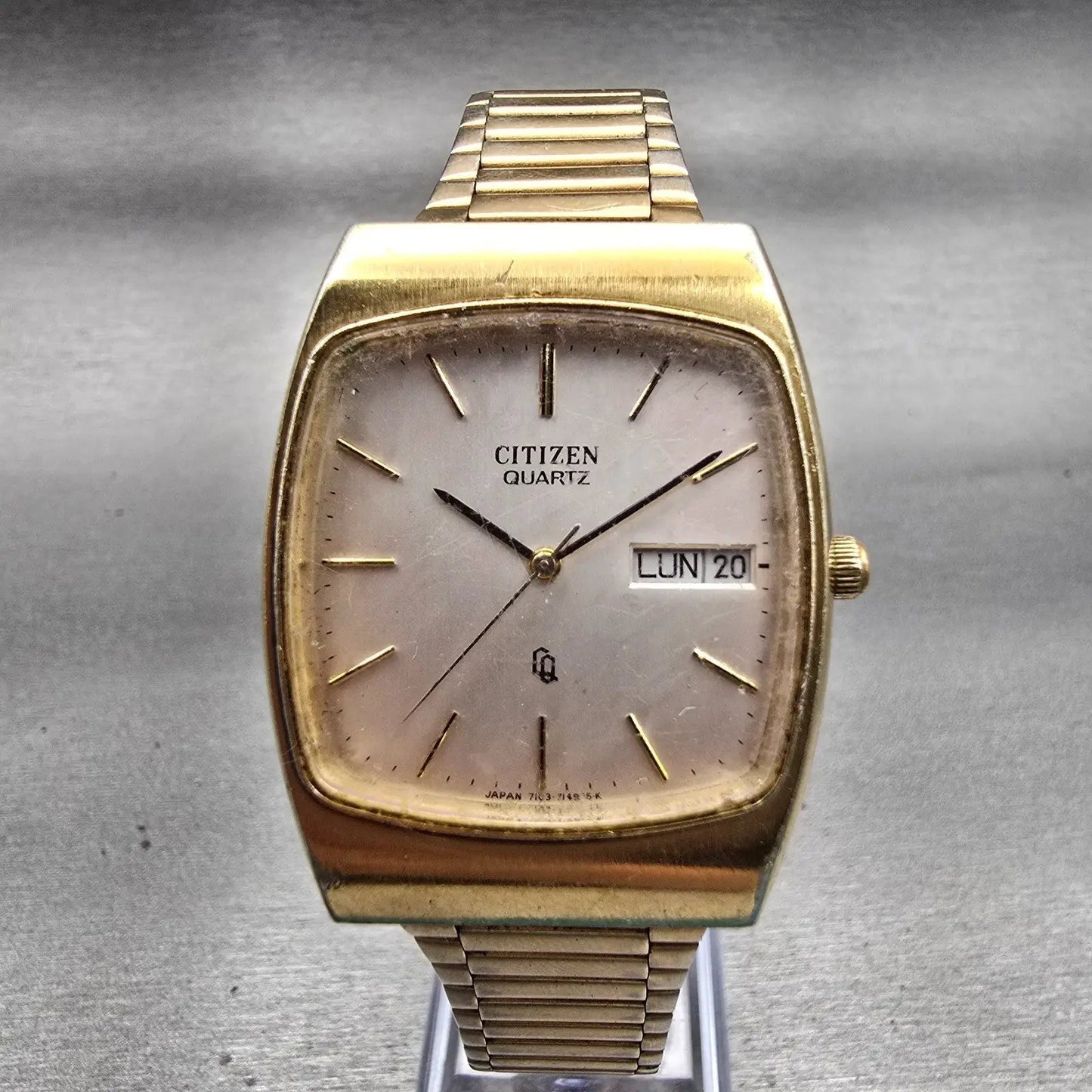Citizen CQ Watch Men 31mm Silver Dial Gold Tone Daydate 4-711874 New Battery VTG0
