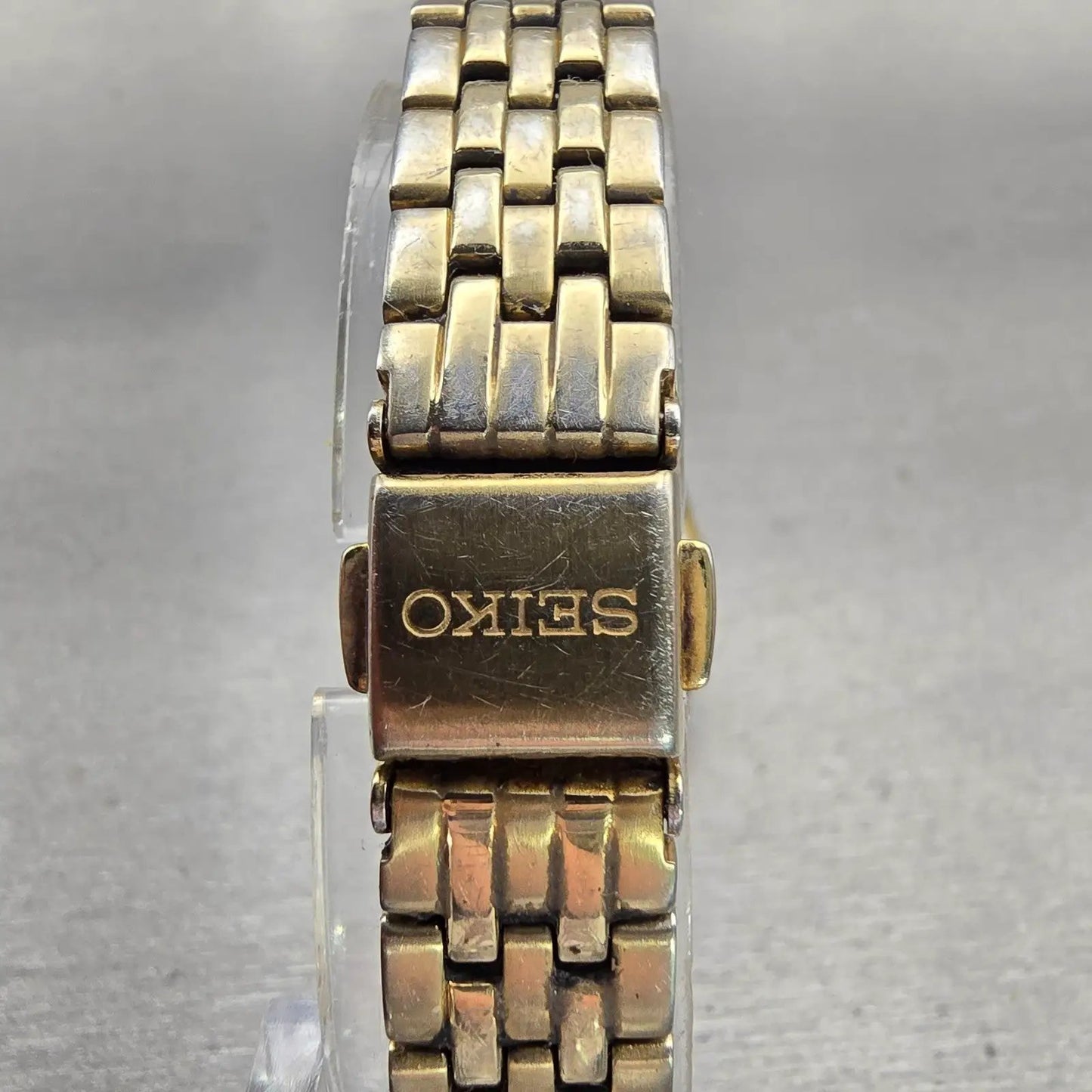 Seiko Watch Women 24mm White Dial Gold Tone Daydate Round 7N83-0011 New Battery7