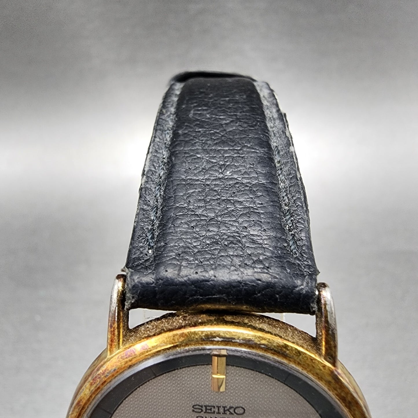 Seiko Watch Men 31mm Gray Dial Gold Tone Round 5y30-7009 New Battery