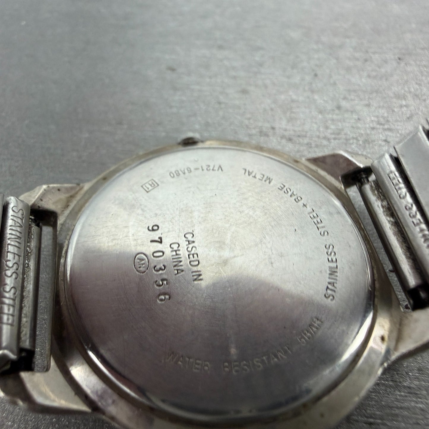 Seiko Alba Carib Watch Unisex 33mm White Dial Silver Tone Round V721-6A80 NewBat10