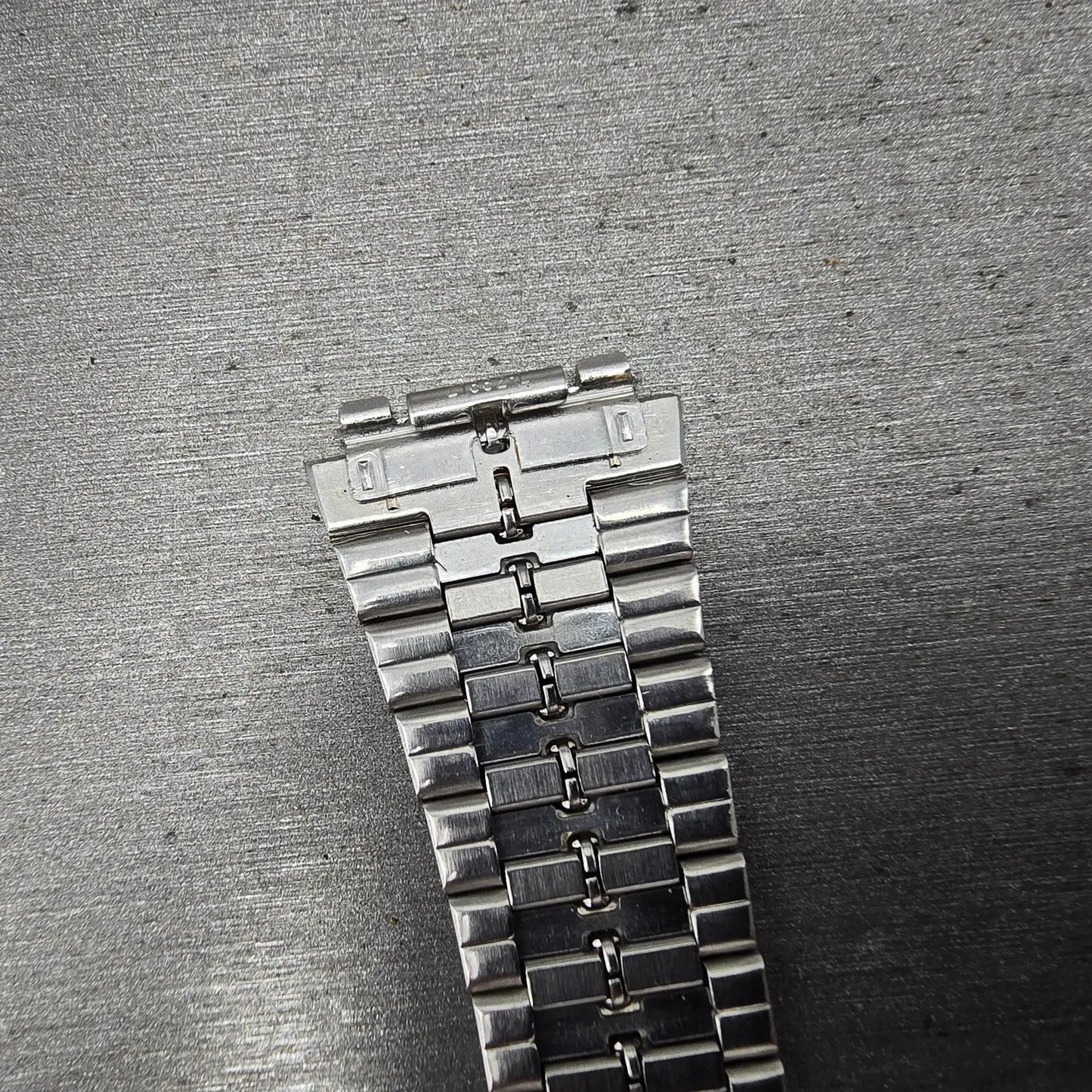 Seiko Bracelet 18mm Stainless Steel Gold Tone Vintage Japan Z1332L Broken Clasp9