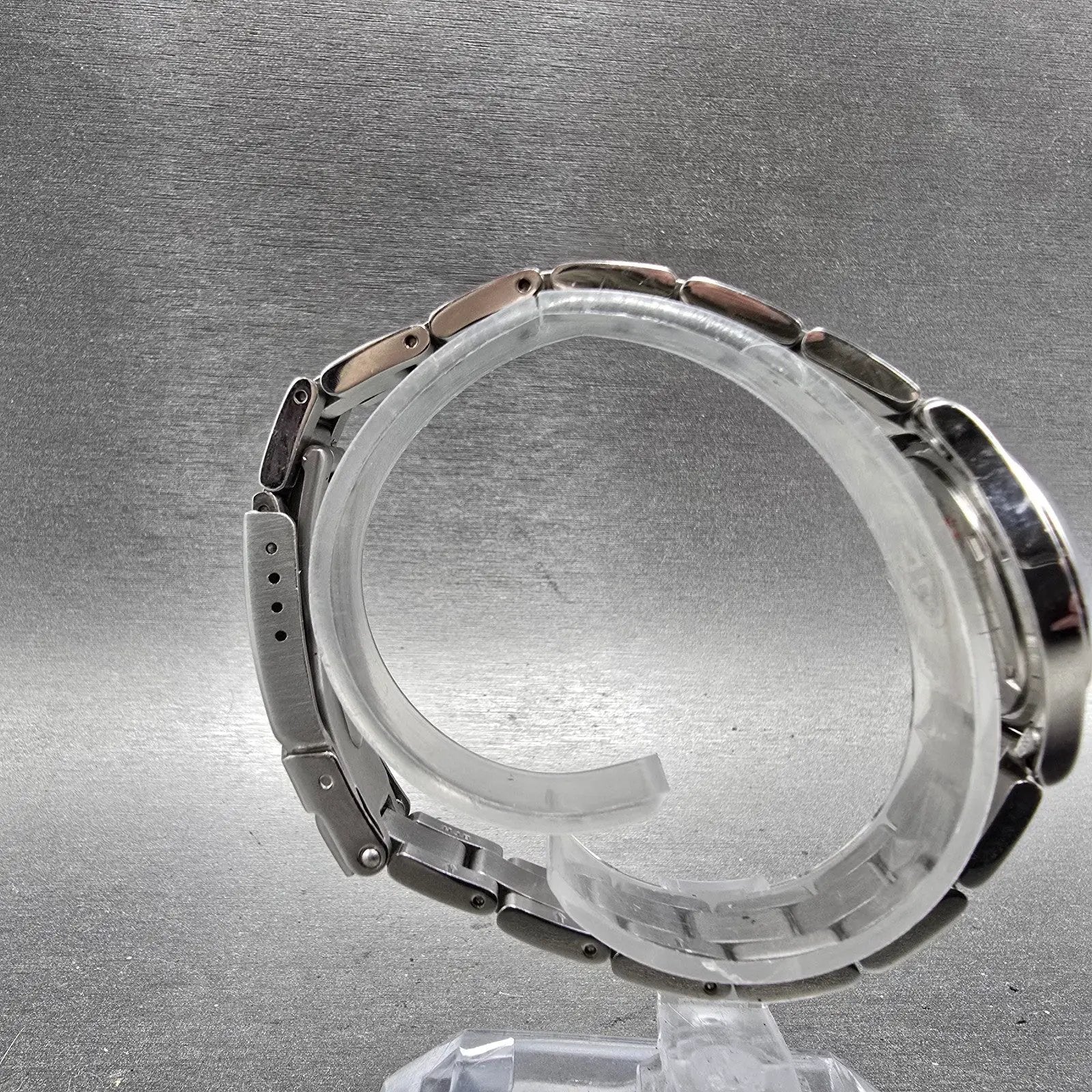 ESQ Watch Women 26mm Silver Dial Steel Date Round E5054 New Battery10
