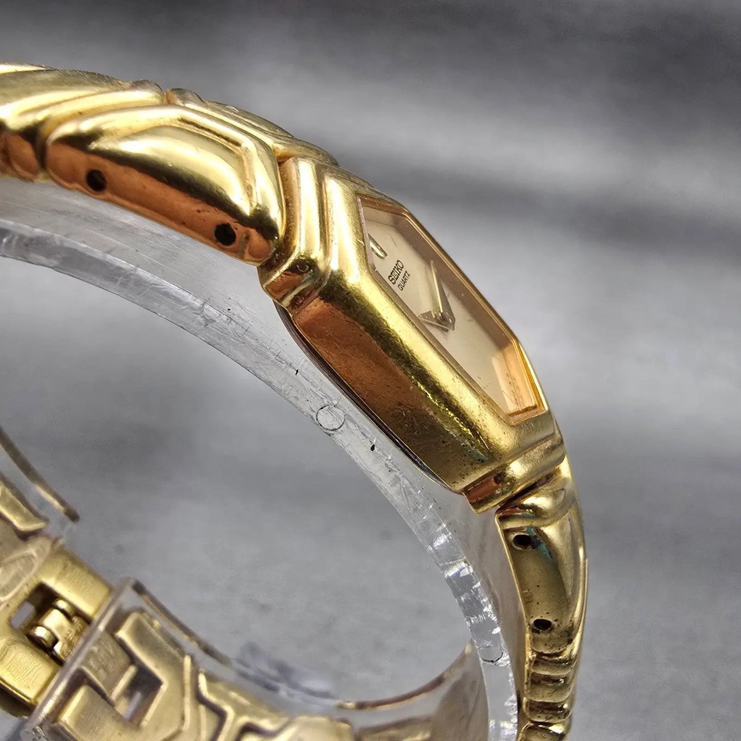 Seiko Watch Women 15mm Champagne Dial Gold Tone Rectangle 4N00-5939 New Battery3