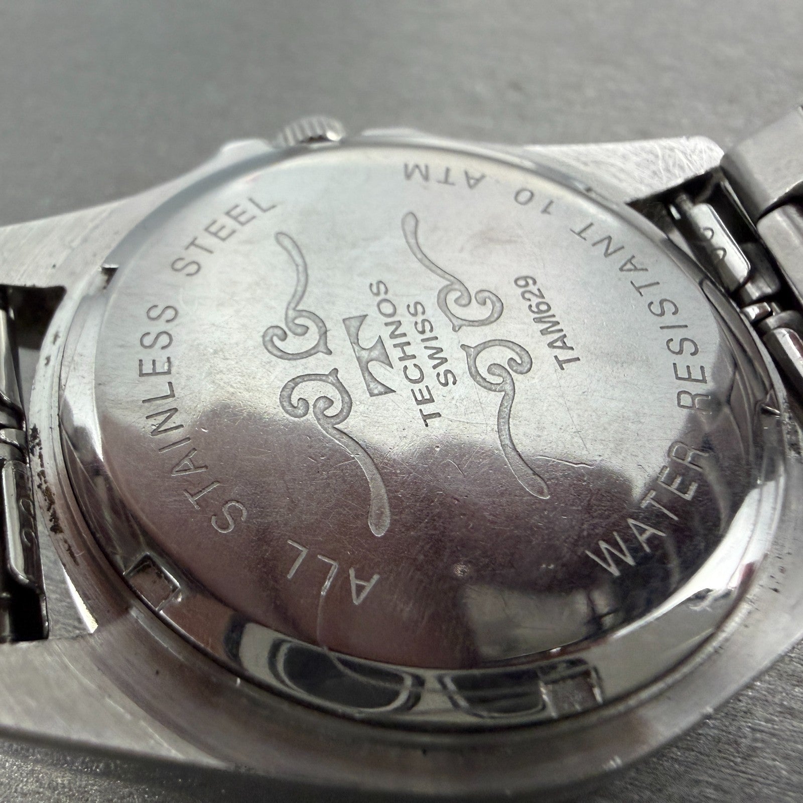 Technos Dive Watch Men 41mm Black Dial Silver Tone Round TAM629 New Battery A9