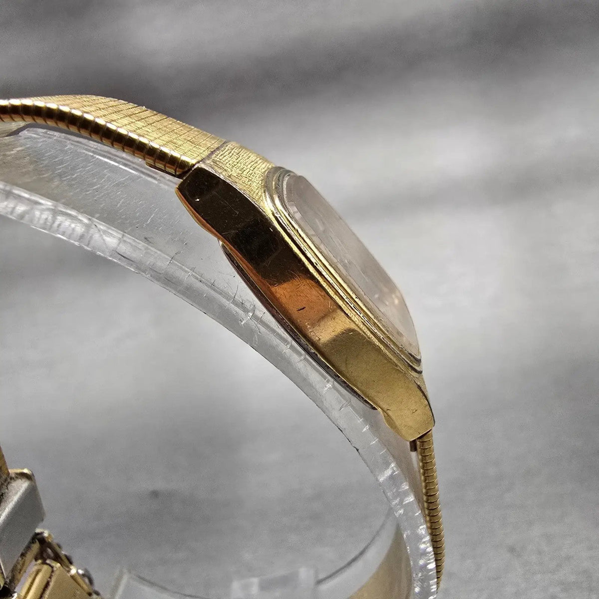 Seiko Watch Women 17mm Silver Dial Gold Tone Rectangle 2P21-5010 New Battery VTG3