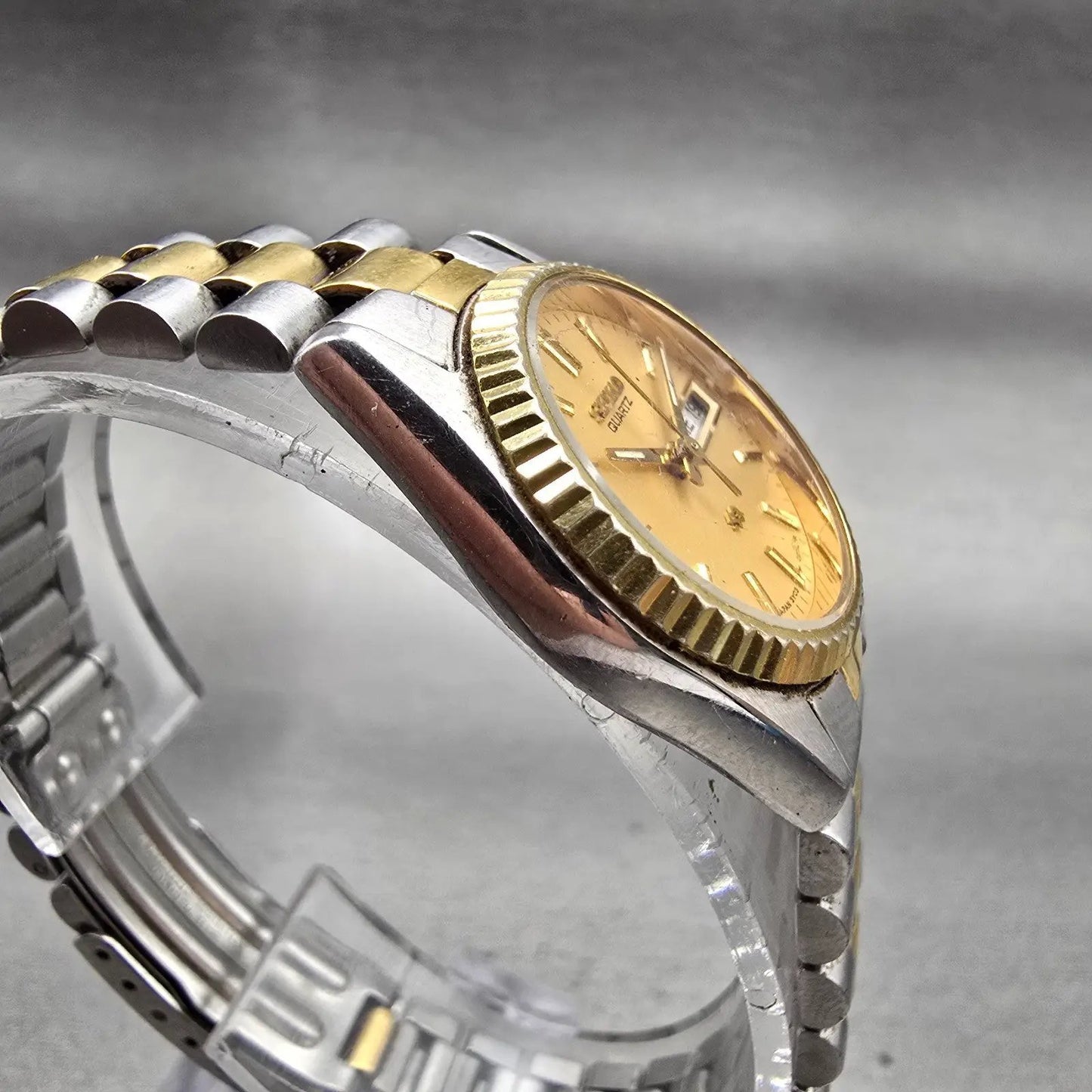 Seiko SQ Watch Women 24mm Gold Dial Two Tone Daydate Round 3Y03-0160 New Battery3