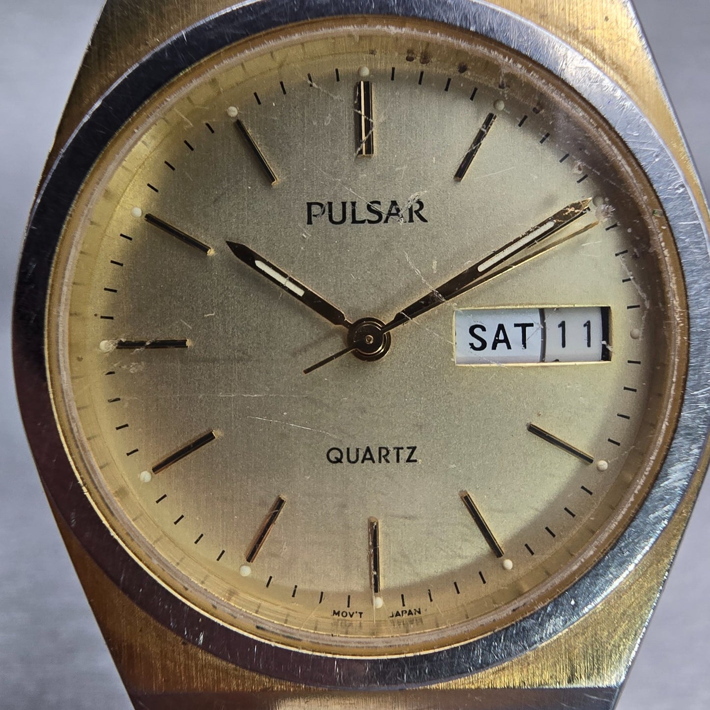 Seiko Pulsar Watch Men 36mm Champagne Dial Two Tone Daydate V143-X003 New Batt1