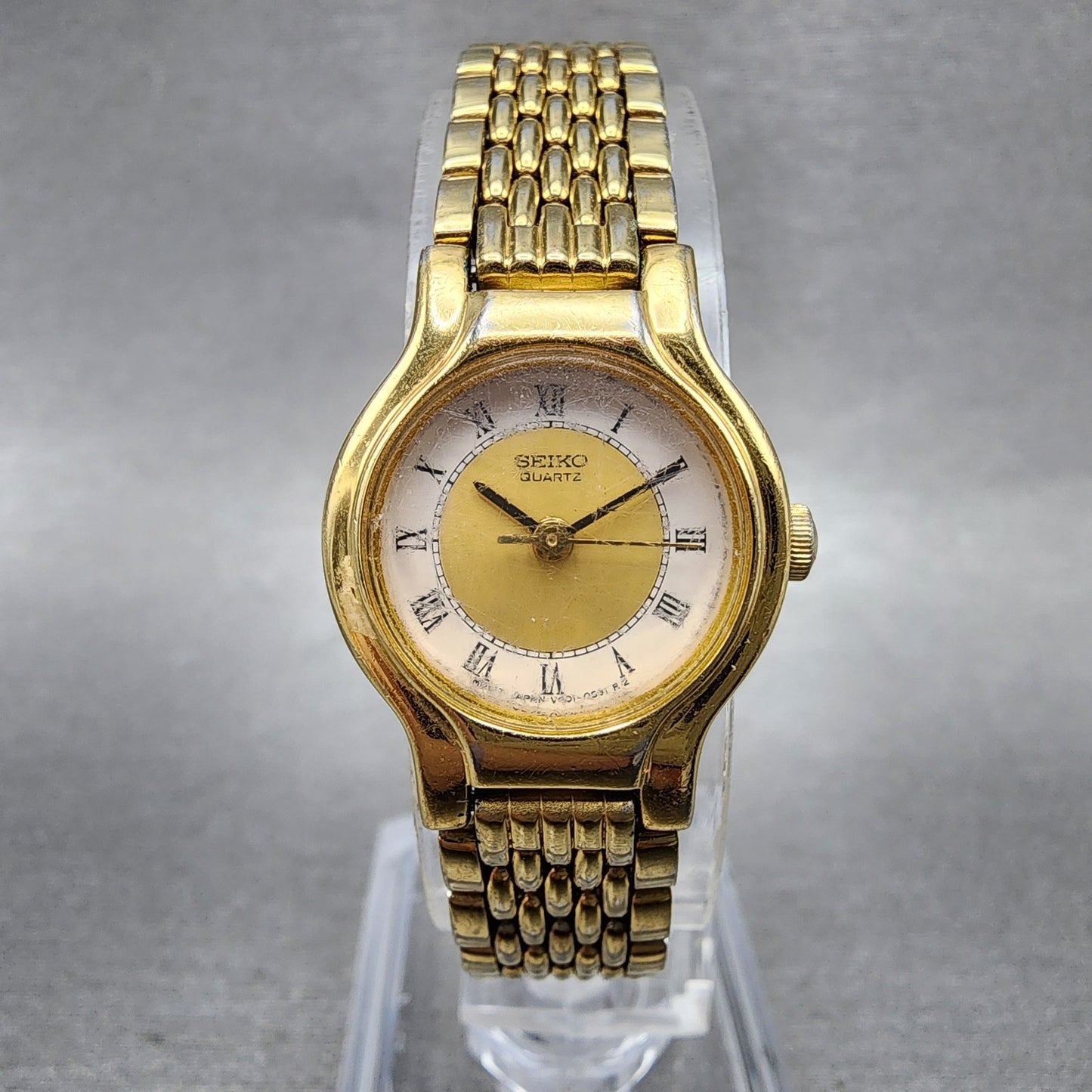 Seiko Watch Women 19mm White Dial Gold Tone Round V4010289 New Battery0