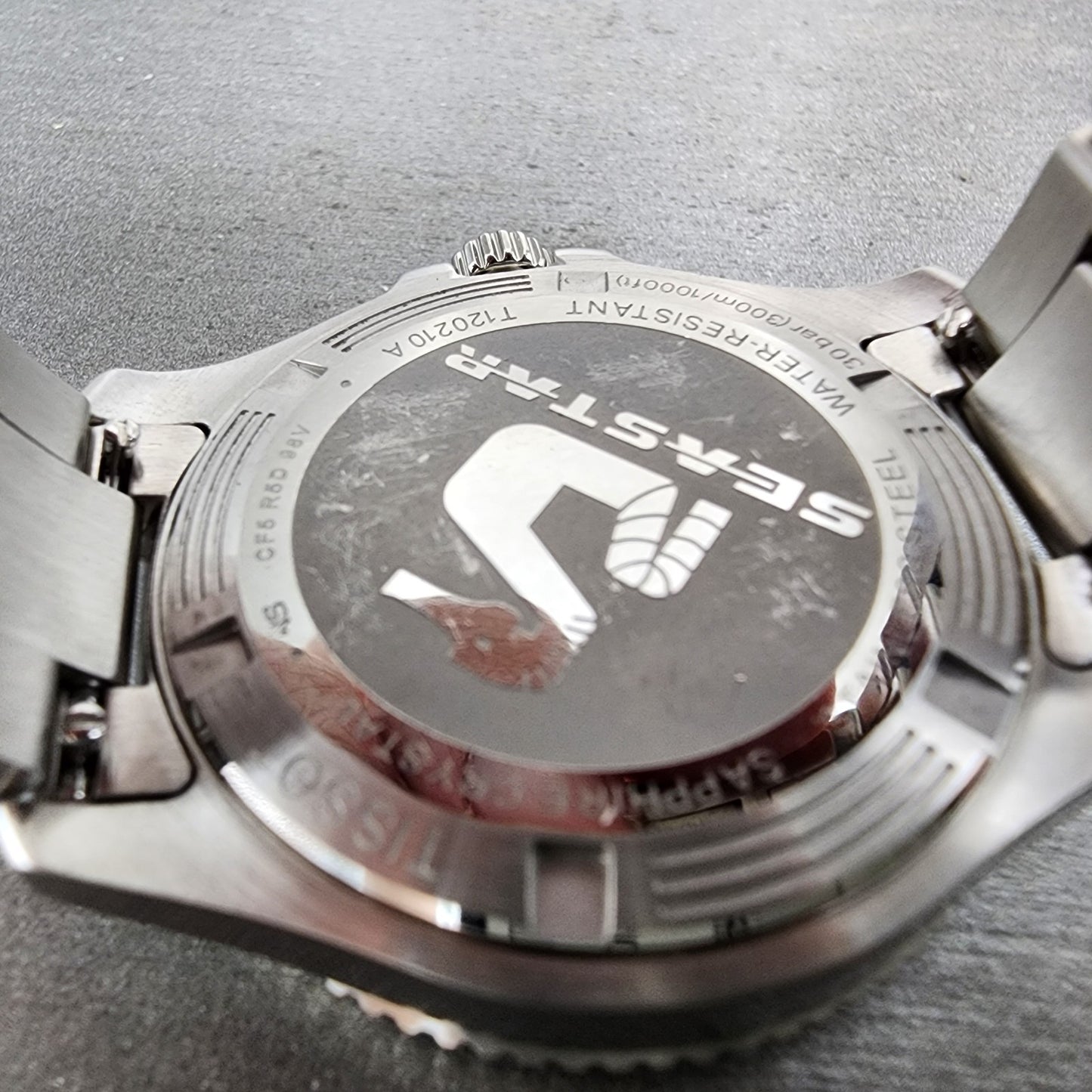 Tissot Seastar Dive Watch Women 35mm White Dial Steel Date Round New Battery9
