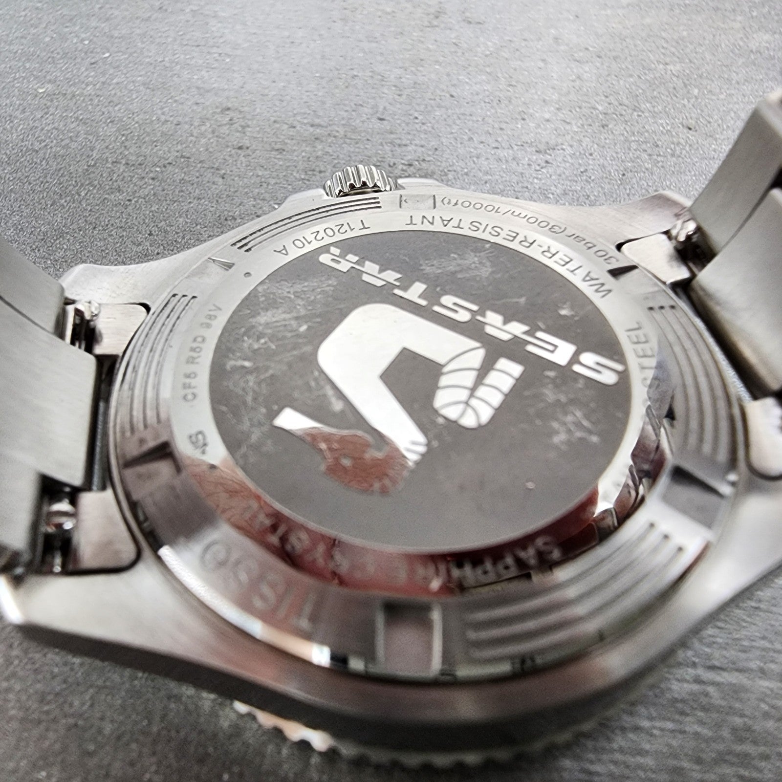 Tissot Seastar Dive Watch Women 35mm White Dial Steel Date Round New Battery9